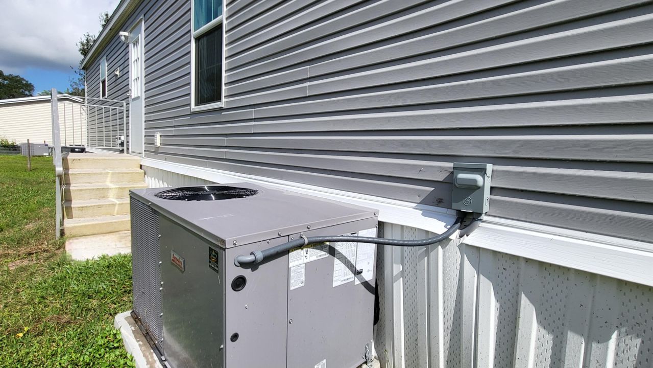 На продажу: $205,000 (2 спален, 2 ванн, 1152 Квадратных фут)