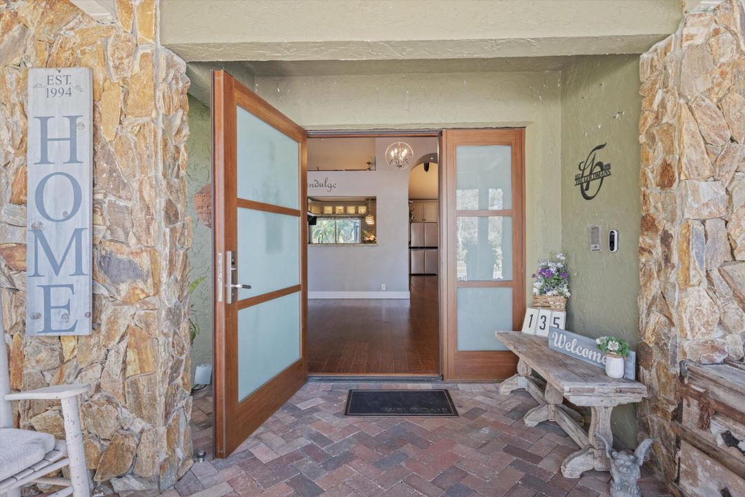 Activo con contrato: $1,275,000 (7 camas, 5 baños, 4636 Pies cuadrados)