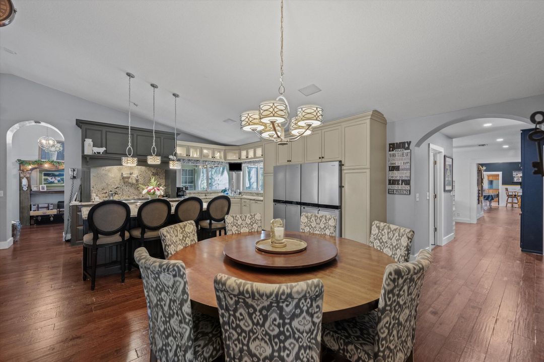 Activo con contrato: $1,275,000 (7 camas, 5 baños, 4636 Pies cuadrados)