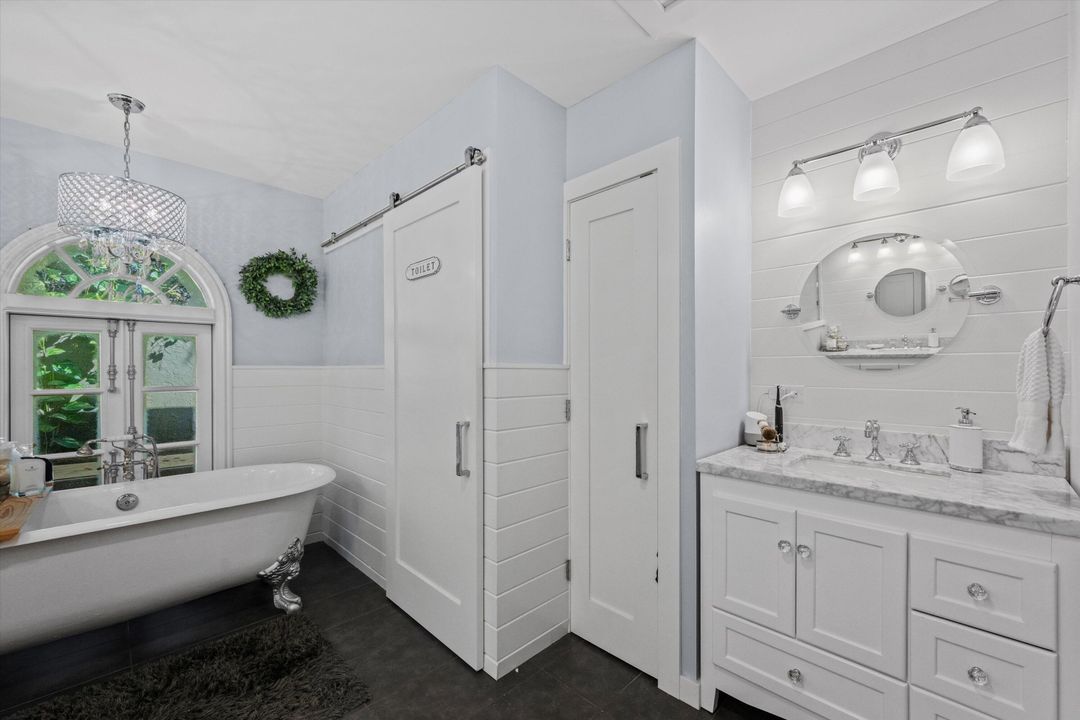 Activo con contrato: $1,275,000 (7 camas, 5 baños, 4636 Pies cuadrados)