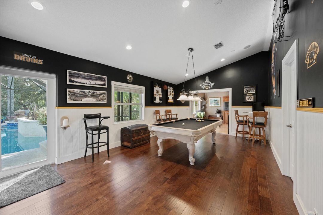 Activo con contrato: $1,275,000 (7 camas, 5 baños, 4636 Pies cuadrados)