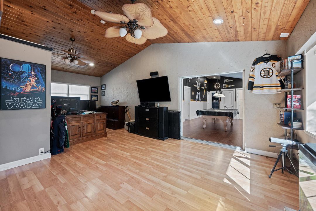 Activo con contrato: $1,275,000 (7 camas, 5 baños, 4636 Pies cuadrados)