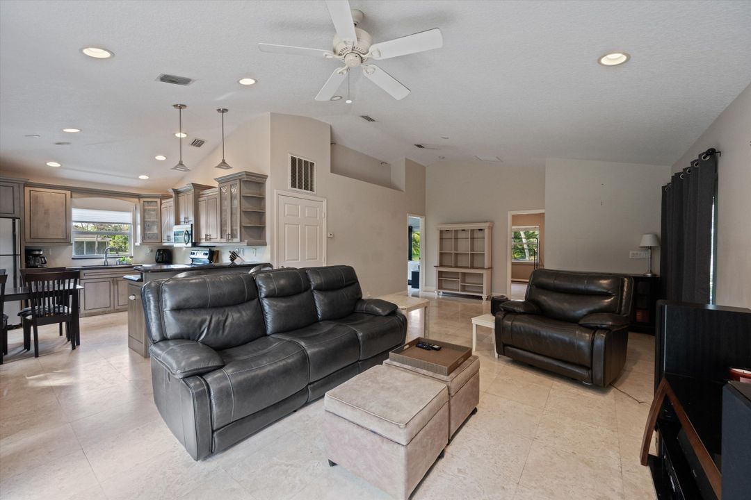 Activo con contrato: $1,275,000 (7 camas, 5 baños, 4636 Pies cuadrados)