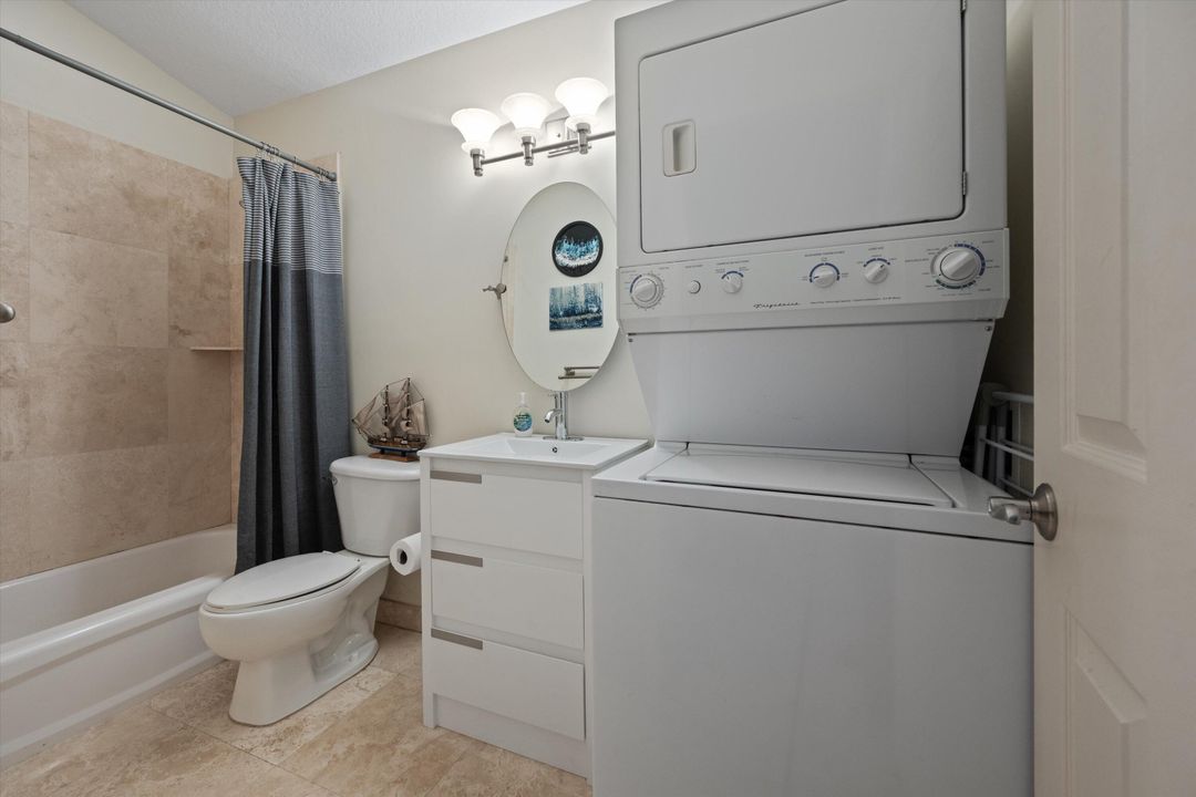 Activo con contrato: $1,275,000 (7 camas, 5 baños, 4636 Pies cuadrados)