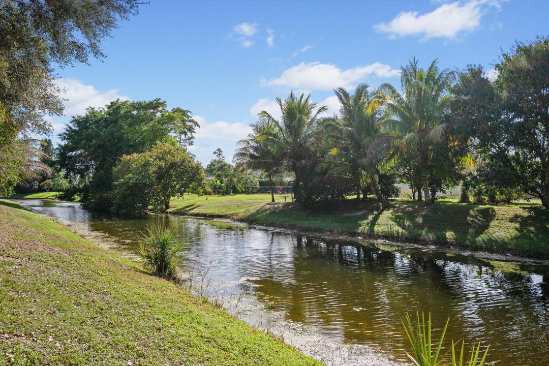 Activo con contrato: $1,275,000 (7 camas, 5 baños, 4636 Pies cuadrados)