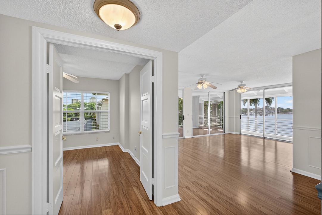 Active With Contract: $2,625 (2 beds, 2 baths, 1065 Square Feet)