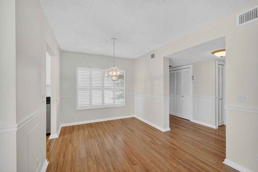 Active With Contract: $2,625 (2 beds, 2 baths, 1065 Square Feet)