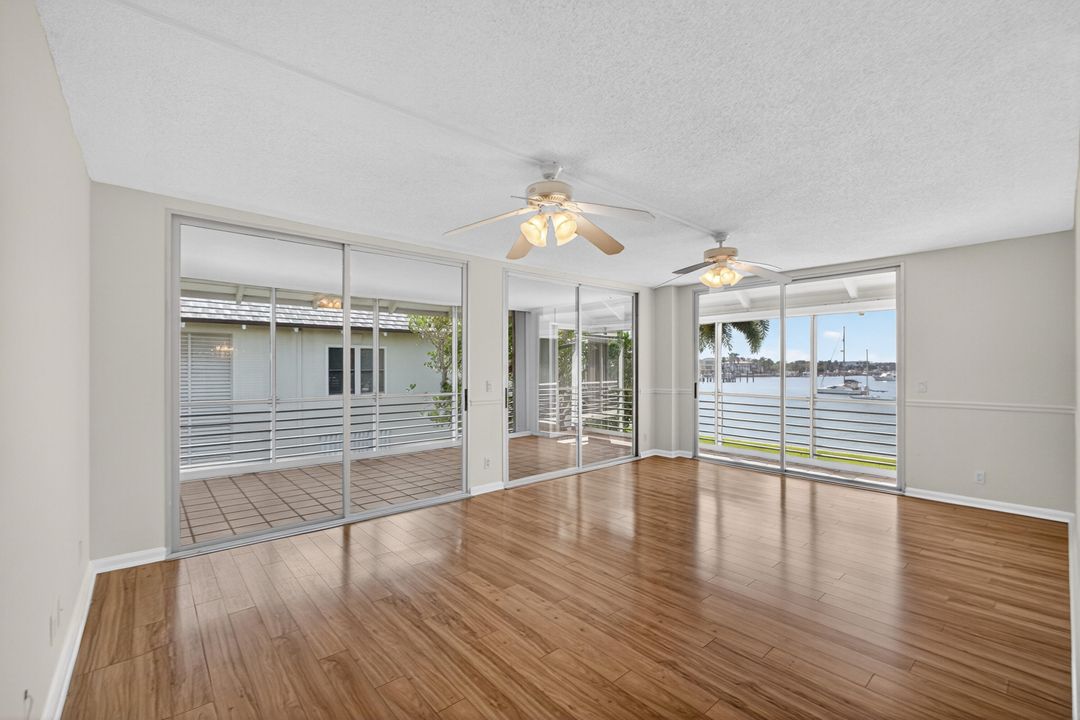 Active With Contract: $2,625 (2 beds, 2 baths, 1065 Square Feet)