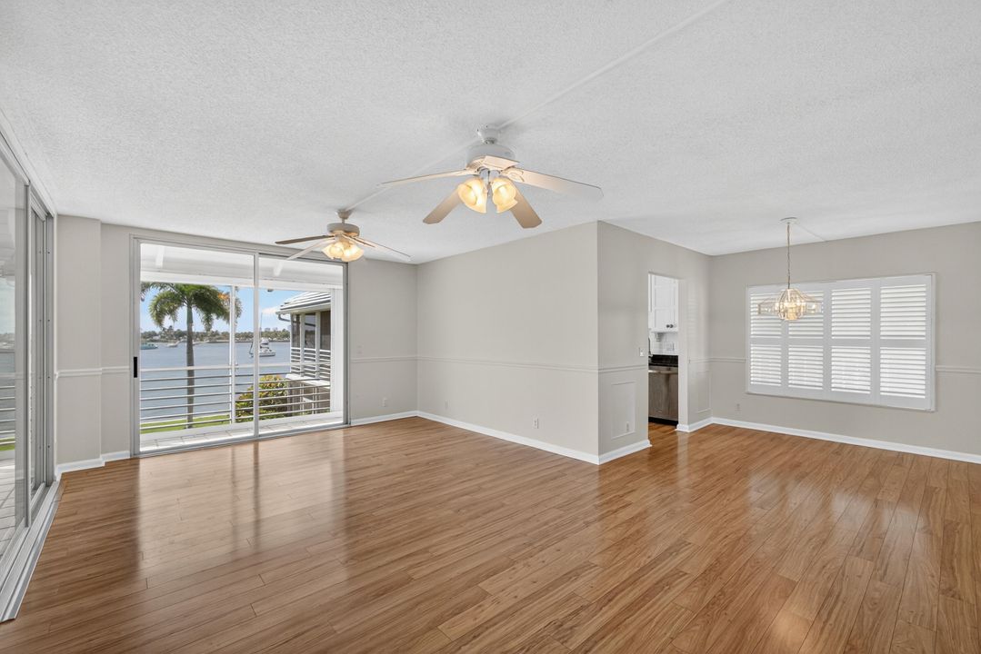 Active With Contract: $2,625 (2 beds, 2 baths, 1065 Square Feet)