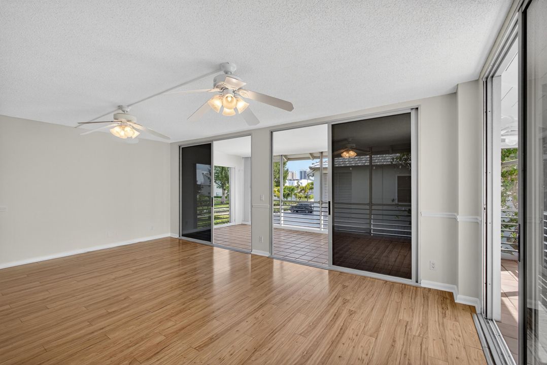 Active With Contract: $2,625 (2 beds, 2 baths, 1065 Square Feet)