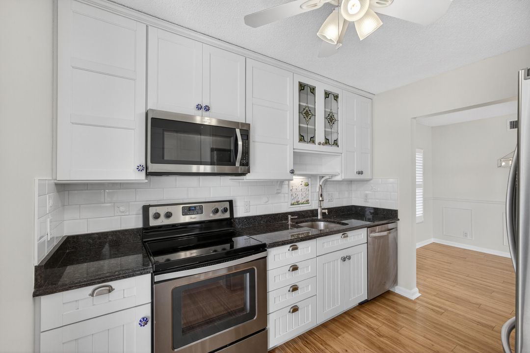 Active With Contract: $2,625 (2 beds, 2 baths, 1065 Square Feet)