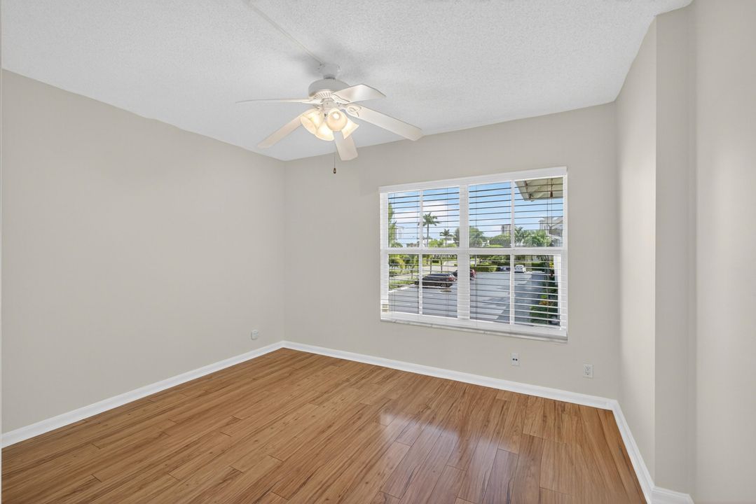 Active With Contract: $2,625 (2 beds, 2 baths, 1065 Square Feet)