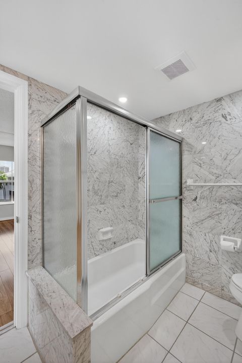 Active With Contract: $2,625 (2 beds, 2 baths, 1065 Square Feet)