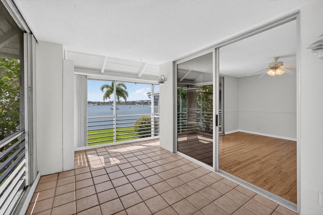 Active With Contract: $2,625 (2 beds, 2 baths, 1065 Square Feet)