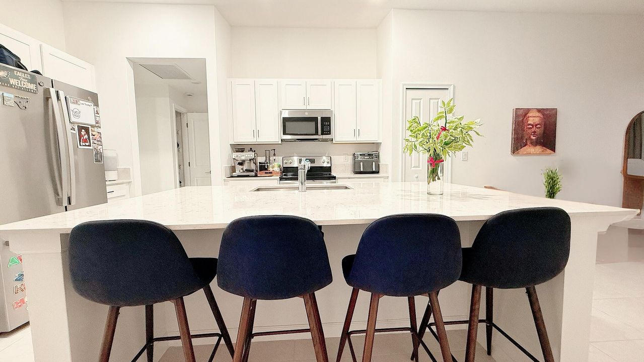 En Venta: $295,000 (3 camas, 2 baños, 1451 Pies cuadrados)