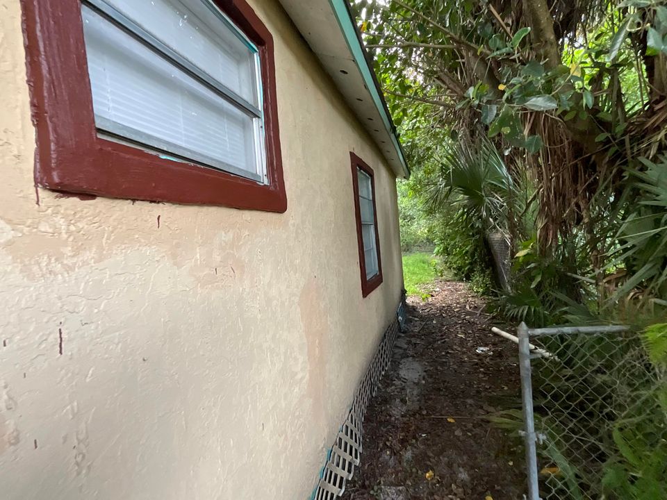 待售: $189,711 (2 贝兹, 1 浴室, 932 平方英尺)