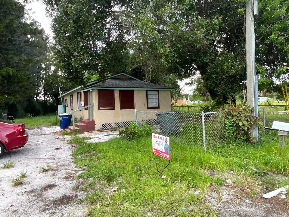 待售: $189,711 (2 贝兹, 1 浴室, 932 平方英尺)