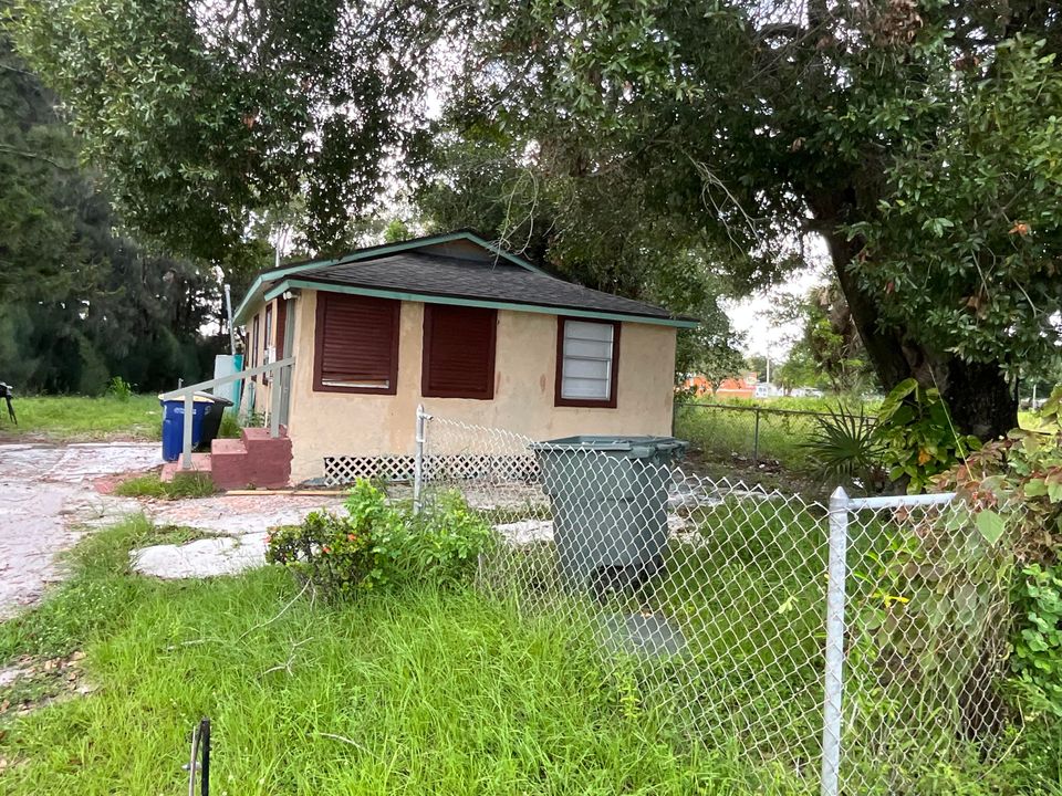 待售: $189,711 (2 贝兹, 1 浴室, 932 平方英尺)