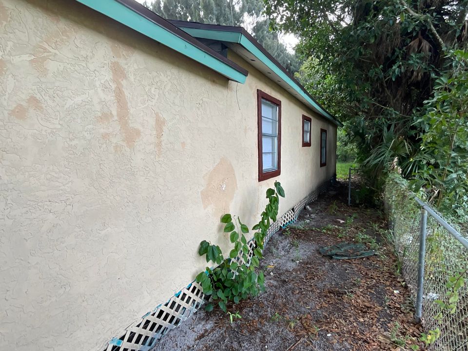 待售: $189,711 (2 贝兹, 1 浴室, 932 平方英尺)