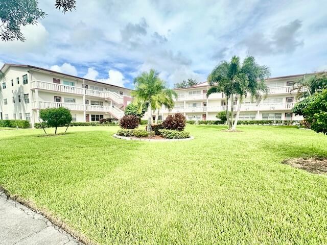 Recently Rented: $1,024 (2 beds, 1 baths, 835 Square Feet)