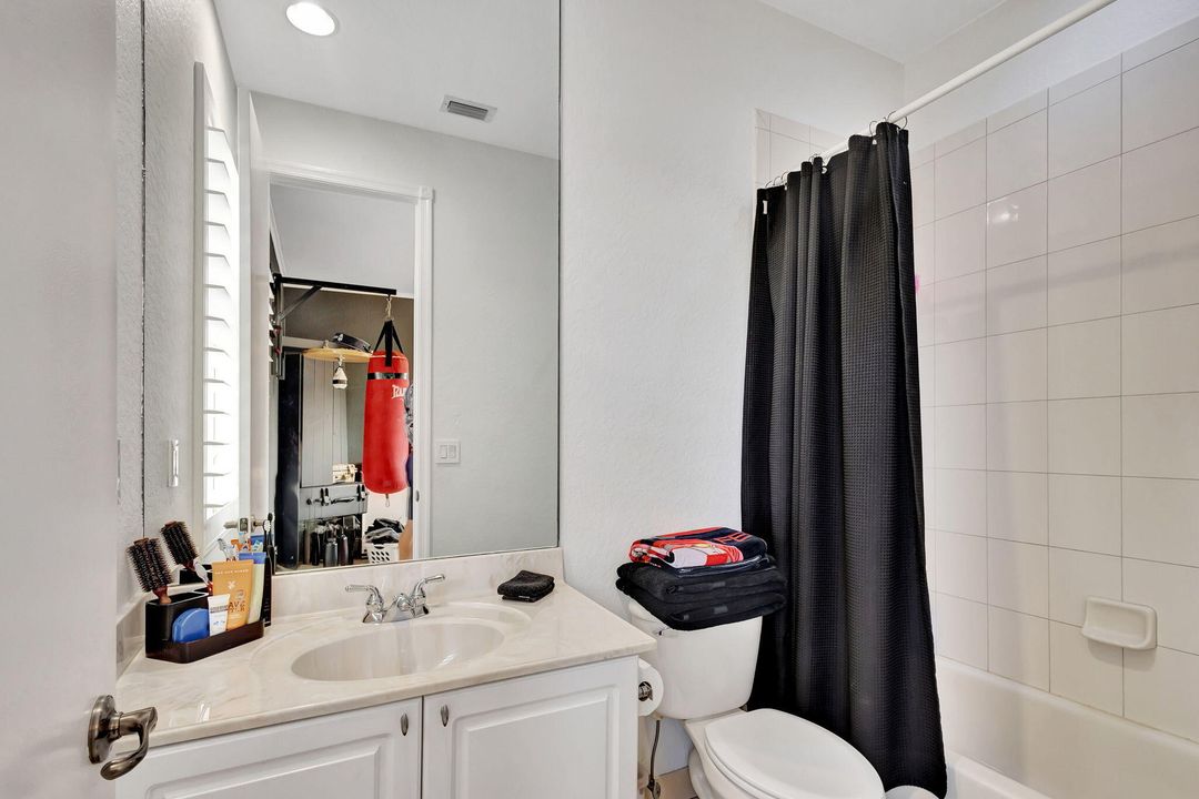 En Renta: $12,000 (5 camas, 4 baños, 3365 Pies cuadrados)