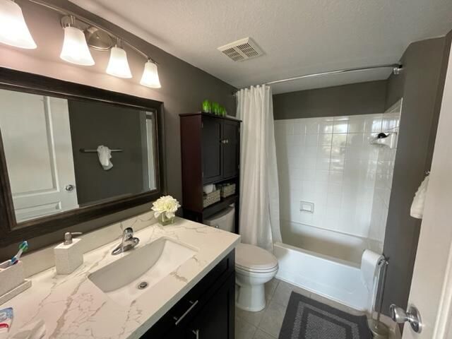 En Venta: $399,000 (3 camas, 2 baños, 1233 Pies cuadrados)