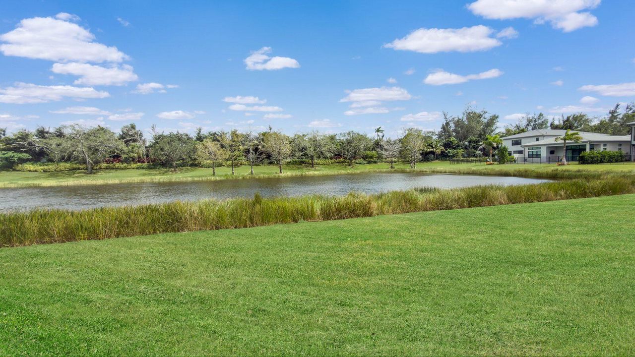 For Sale: $1,899,000 (5 beds, 7 baths, 4605 Square Feet)