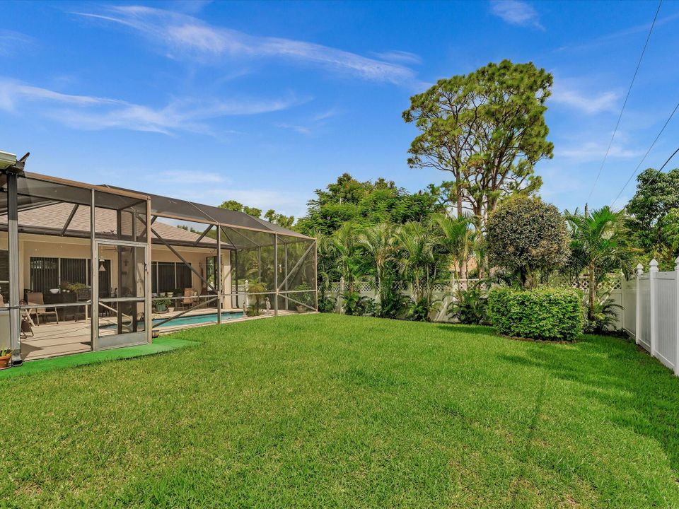 合同活跃: $545,000 (4 贝兹, 3 浴室, 2410 平方英尺)