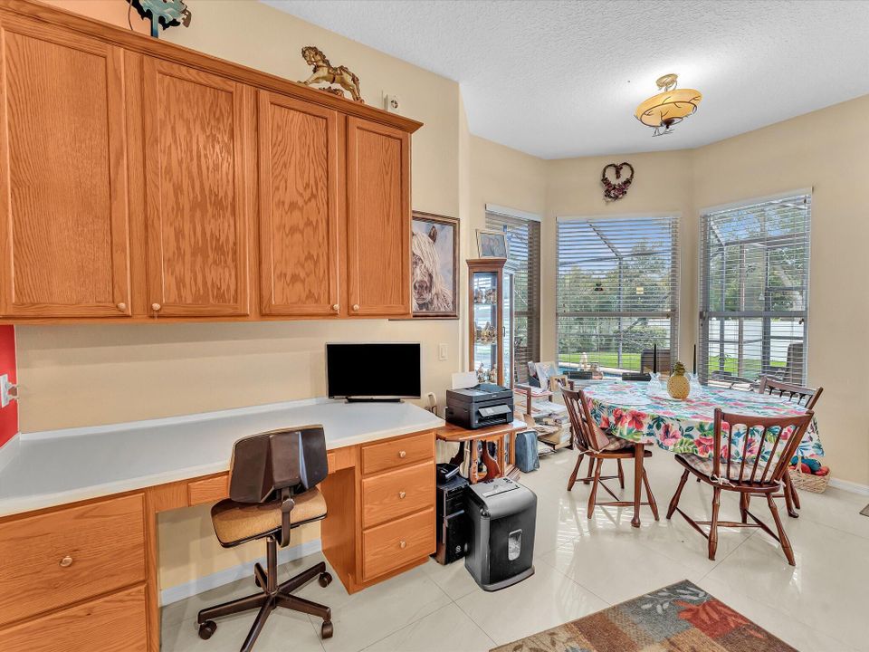 合同活跃: $545,000 (4 贝兹, 3 浴室, 2410 平方英尺)