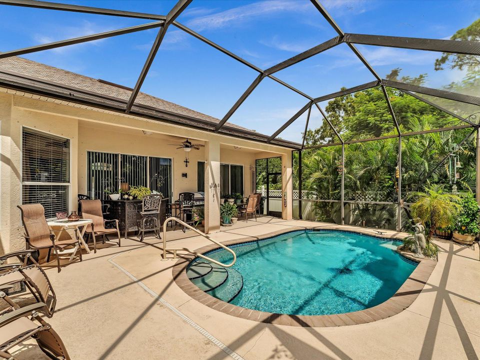 合同活跃: $545,000 (4 贝兹, 3 浴室, 2410 平方英尺)