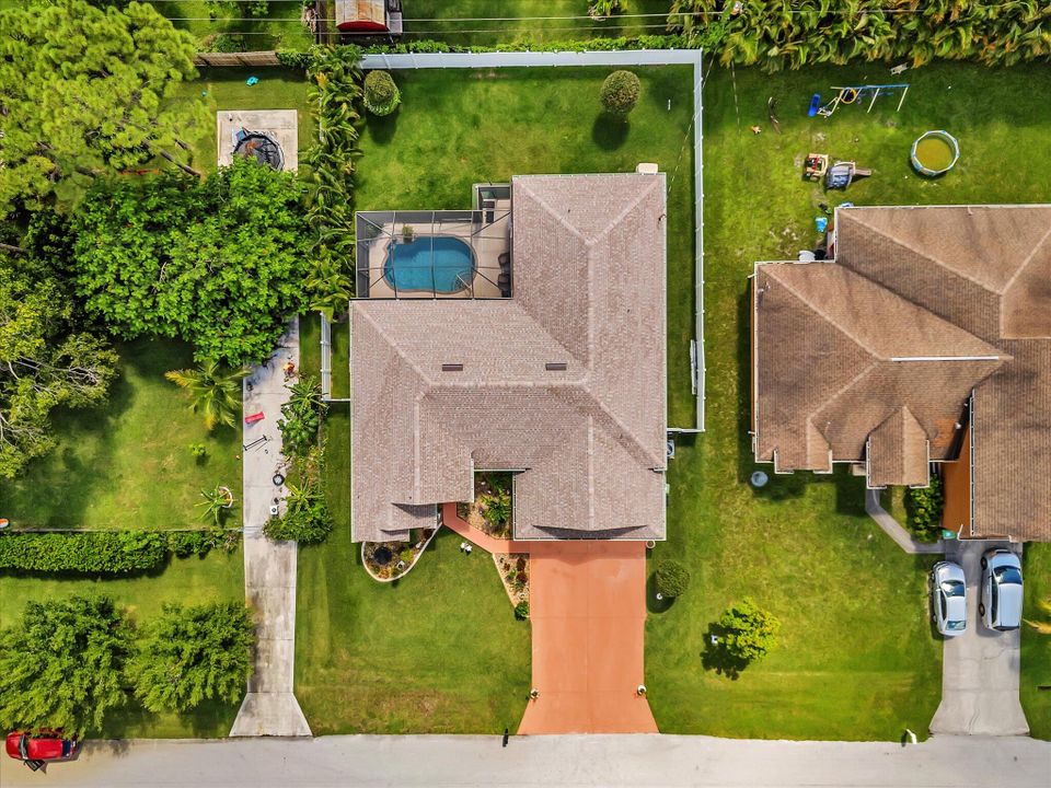 合同活跃: $545,000 (4 贝兹, 3 浴室, 2410 平方英尺)