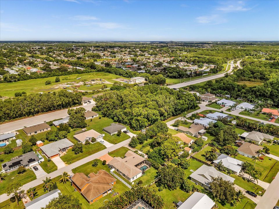 合同活跃: $545,000 (4 贝兹, 3 浴室, 2410 平方英尺)