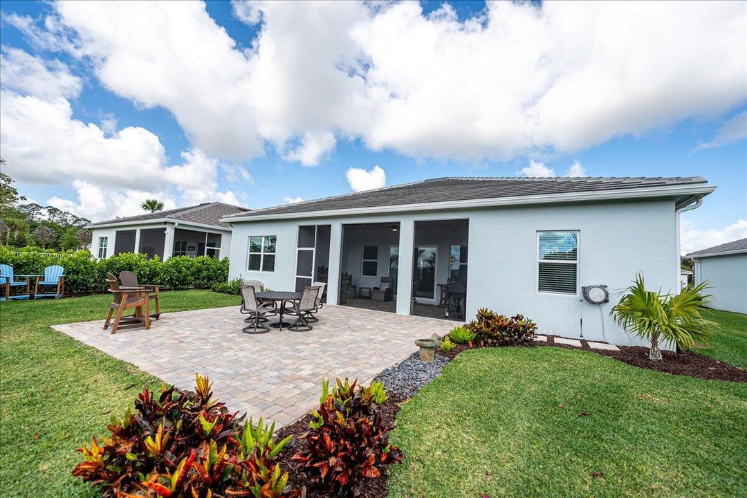 For Sale: $748,000 (4 beds, 3 baths, 2328 Square Feet)