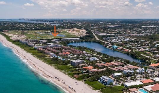 Recently Sold: $385,000 (2 beds, 2 baths, 975 Square Feet)