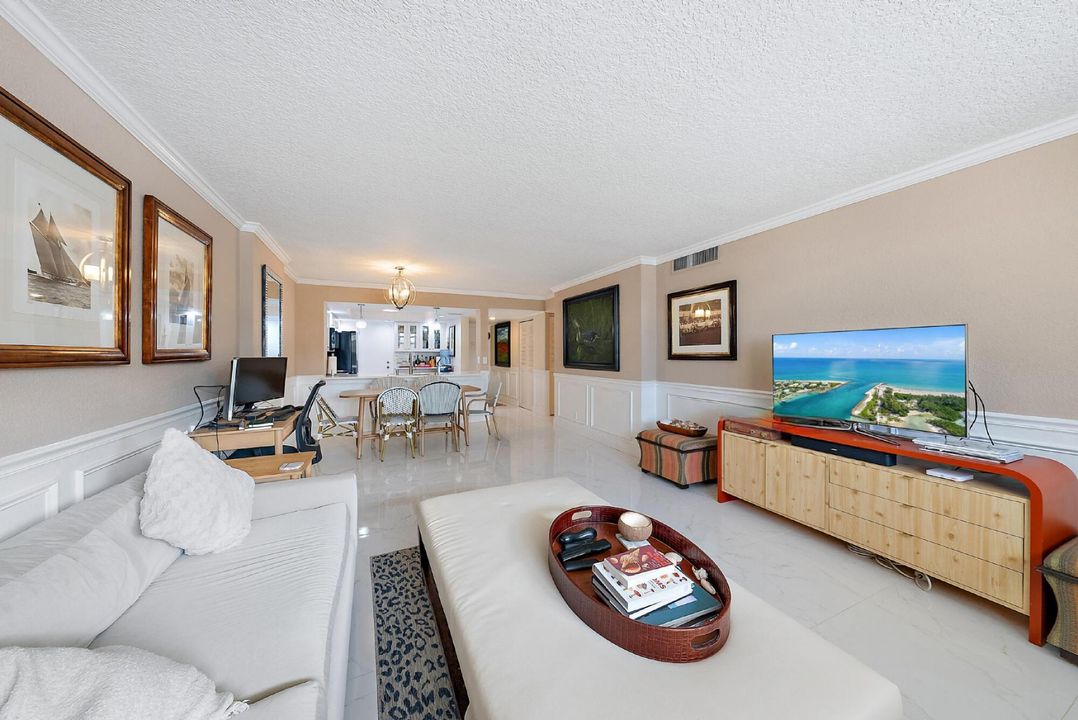 合同活跃: $2,400 (2 贝兹, 2 浴室, 1191 平方英尺)