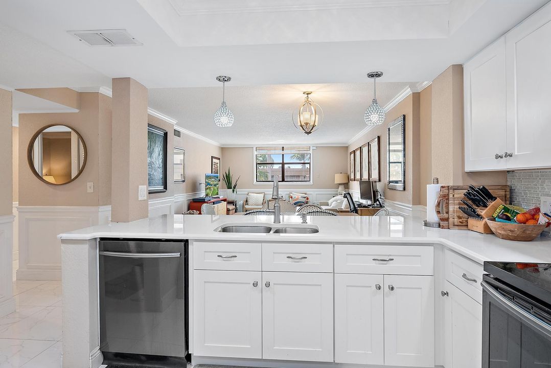 合同活跃: $2,400 (2 贝兹, 2 浴室, 1191 平方英尺)