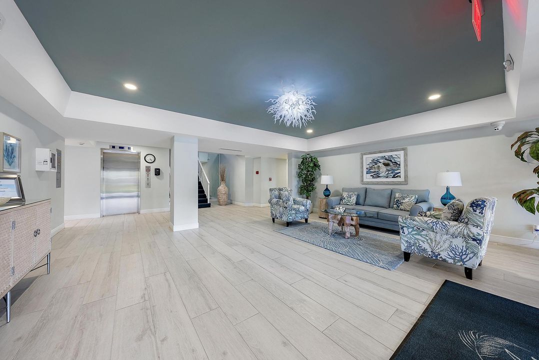 合同活跃: $2,400 (2 贝兹, 2 浴室, 1191 平方英尺)