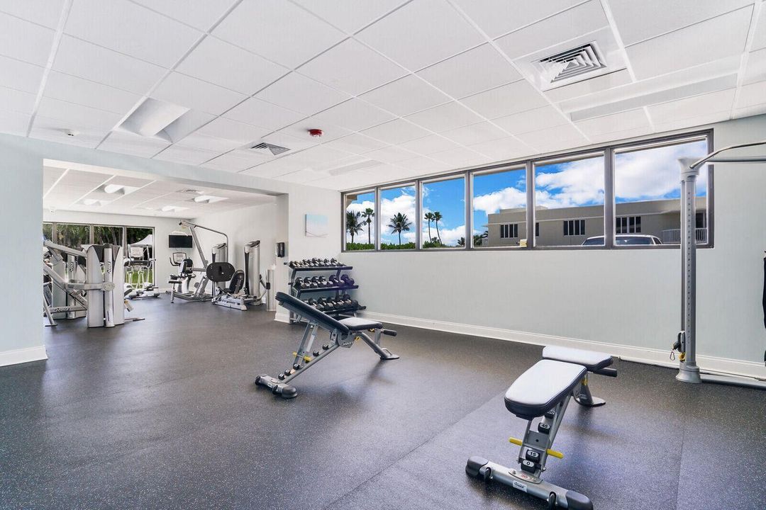 合同活跃: $2,400 (2 贝兹, 2 浴室, 1191 平方英尺)