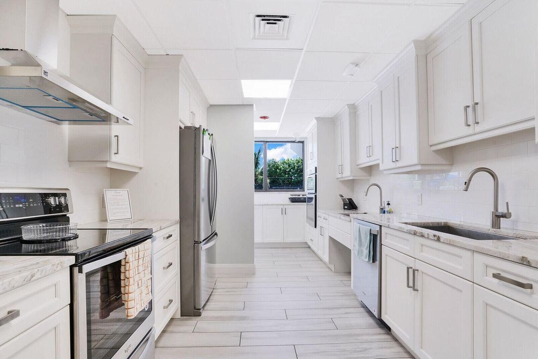 合同活跃: $2,400 (2 贝兹, 2 浴室, 1191 平方英尺)