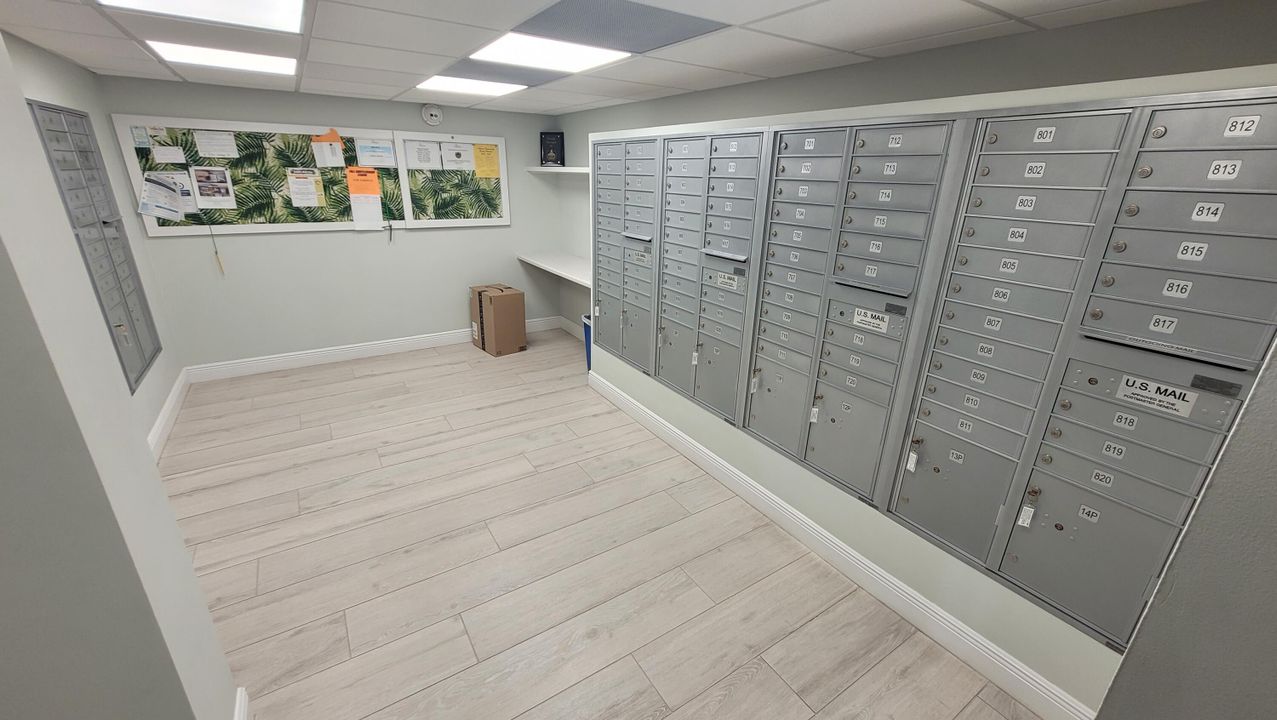 合同活跃: $2,400 (2 贝兹, 2 浴室, 1191 平方英尺)