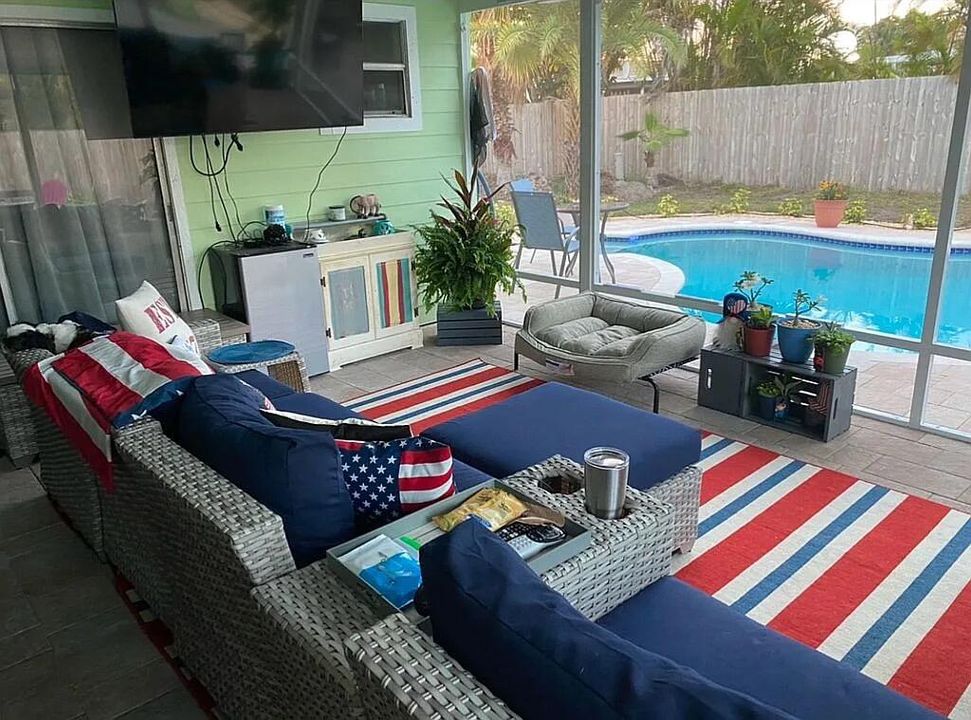 For Sale: $439,000 (4 beds, 2 baths, 1603 Square Feet)