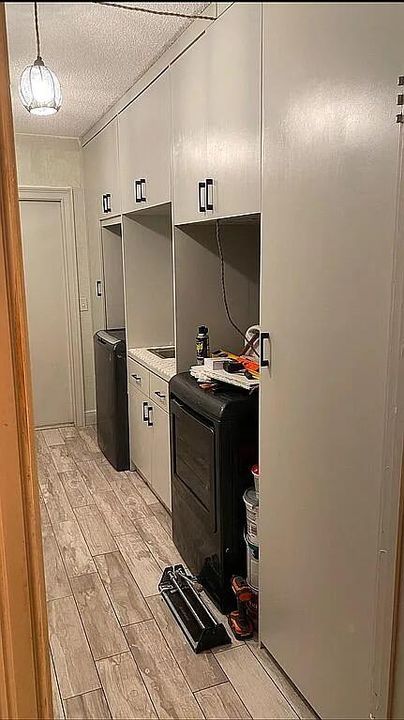 For Sale: $439,000 (4 beds, 2 baths, 1603 Square Feet)