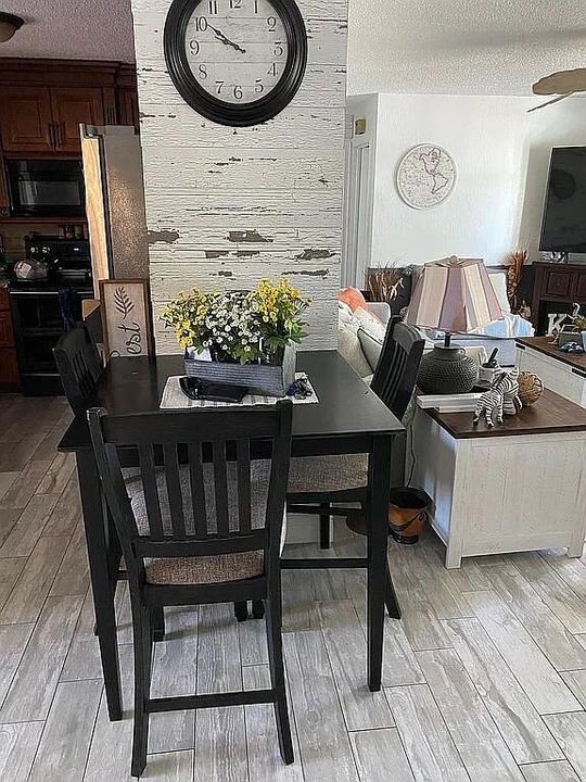 For Sale: $439,000 (4 beds, 2 baths, 1603 Square Feet)