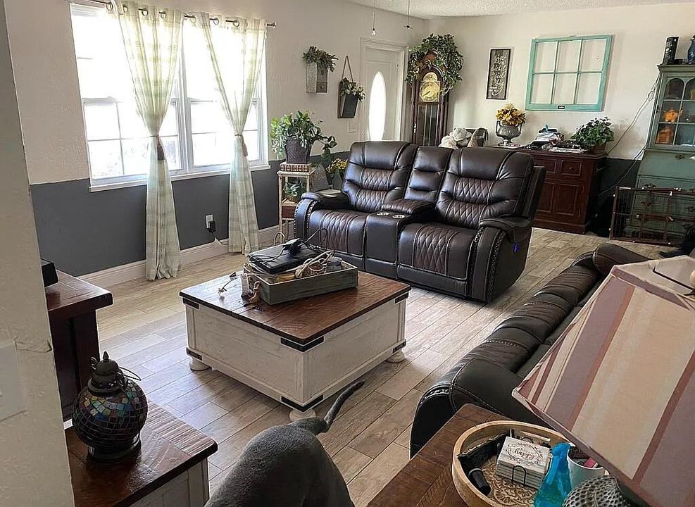 For Sale: $439,000 (4 beds, 2 baths, 1603 Square Feet)