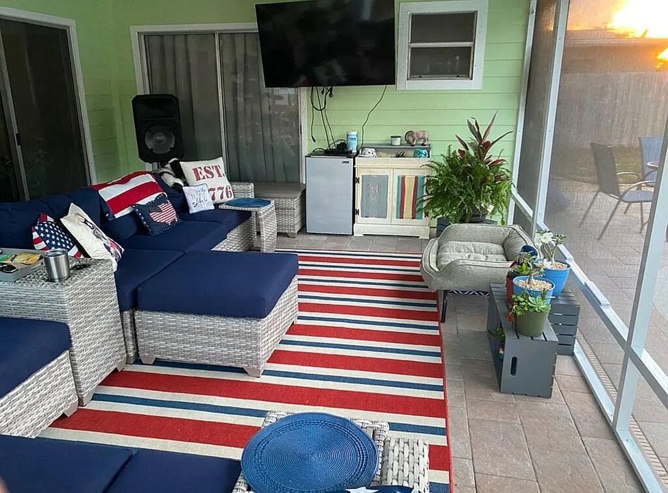 For Sale: $439,000 (4 beds, 2 baths, 1603 Square Feet)