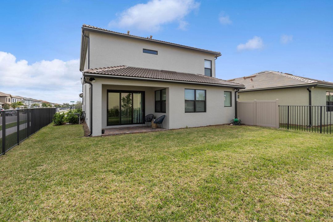 En Renta: $5,000 (5 camas, 3 baños, 2682 Pies cuadrados)