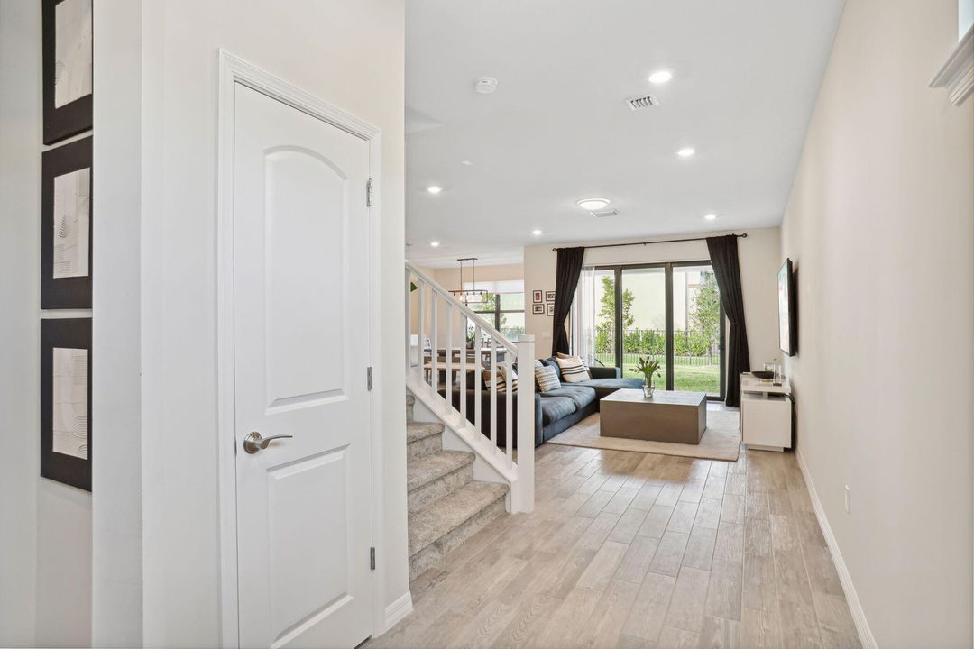 En Renta: $5,000 (5 camas, 3 baños, 2682 Pies cuadrados)