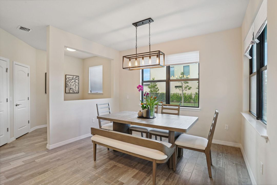 En Renta: $5,000 (5 camas, 3 baños, 2682 Pies cuadrados)