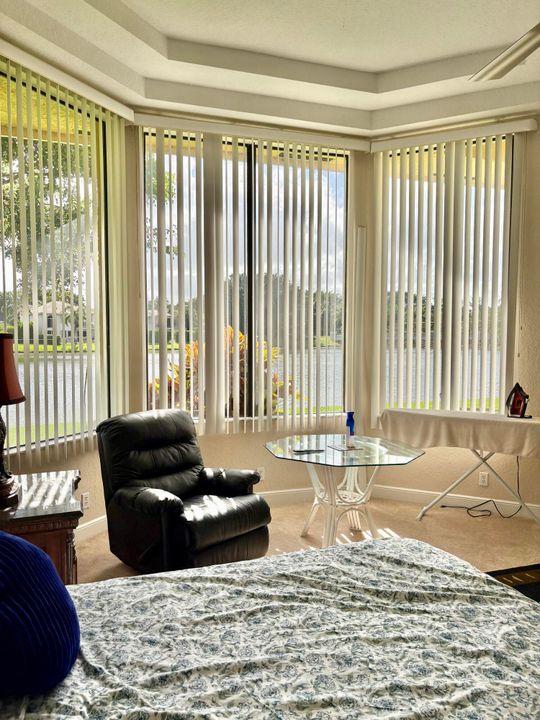 Activo con contrato: $5,200 (5 camas, 3 baños, 4045 Pies cuadrados)