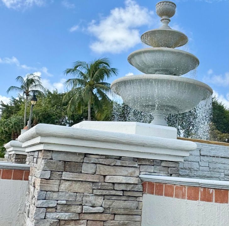 Activo con contrato: $5,200 (5 camas, 3 baños, 4045 Pies cuadrados)